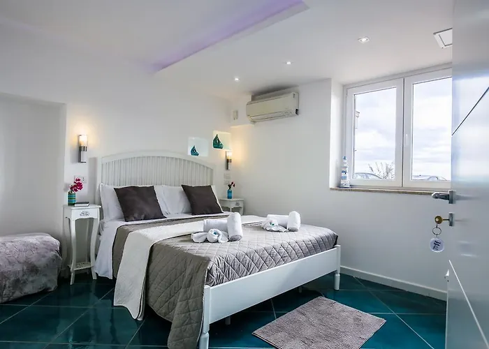 14leoni Bed and Breakfast Σαλέρνο