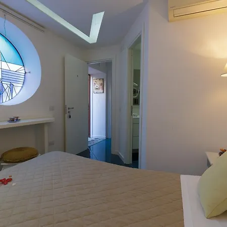 14 Leoni Couette-café 3*